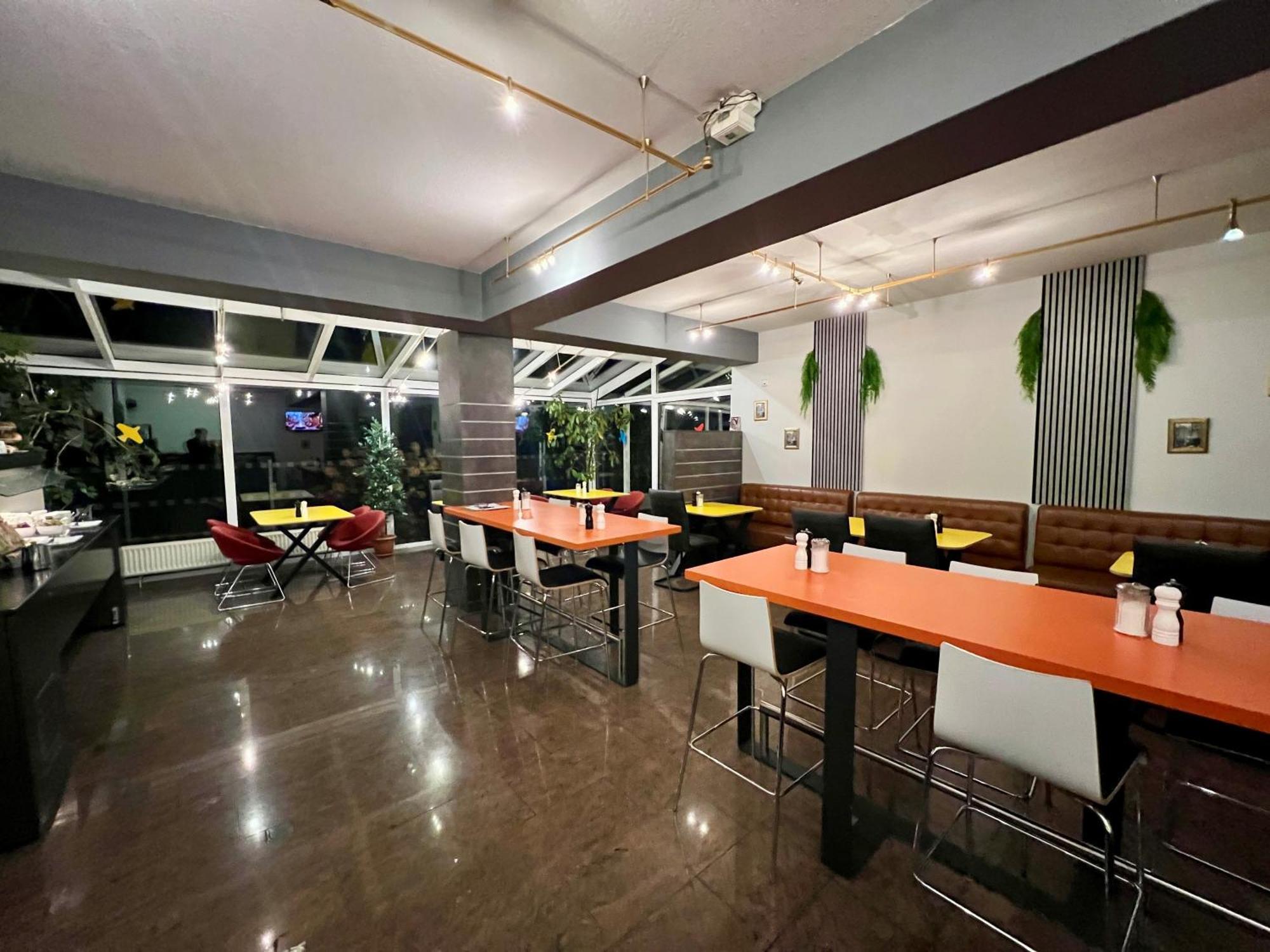 Globotel Hotel Гарбсен Экстерьер фото