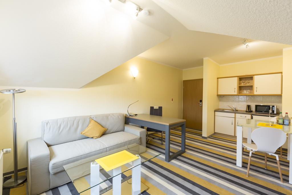 Globotel Hotel Гарбсен Экстерьер фото