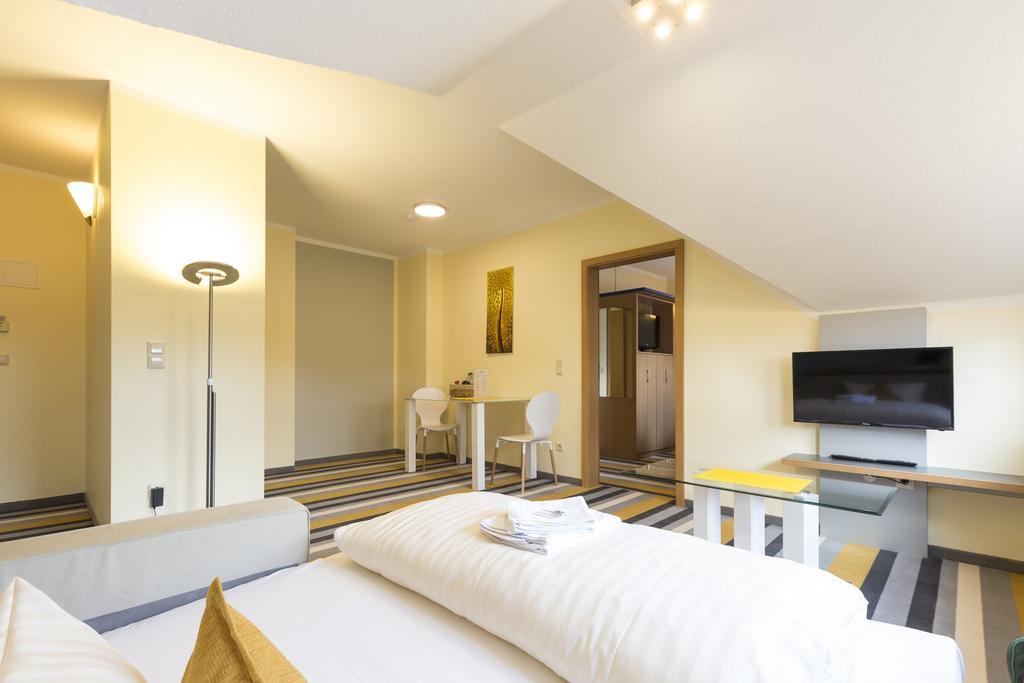 Globotel Hotel Гарбсен Экстерьер фото