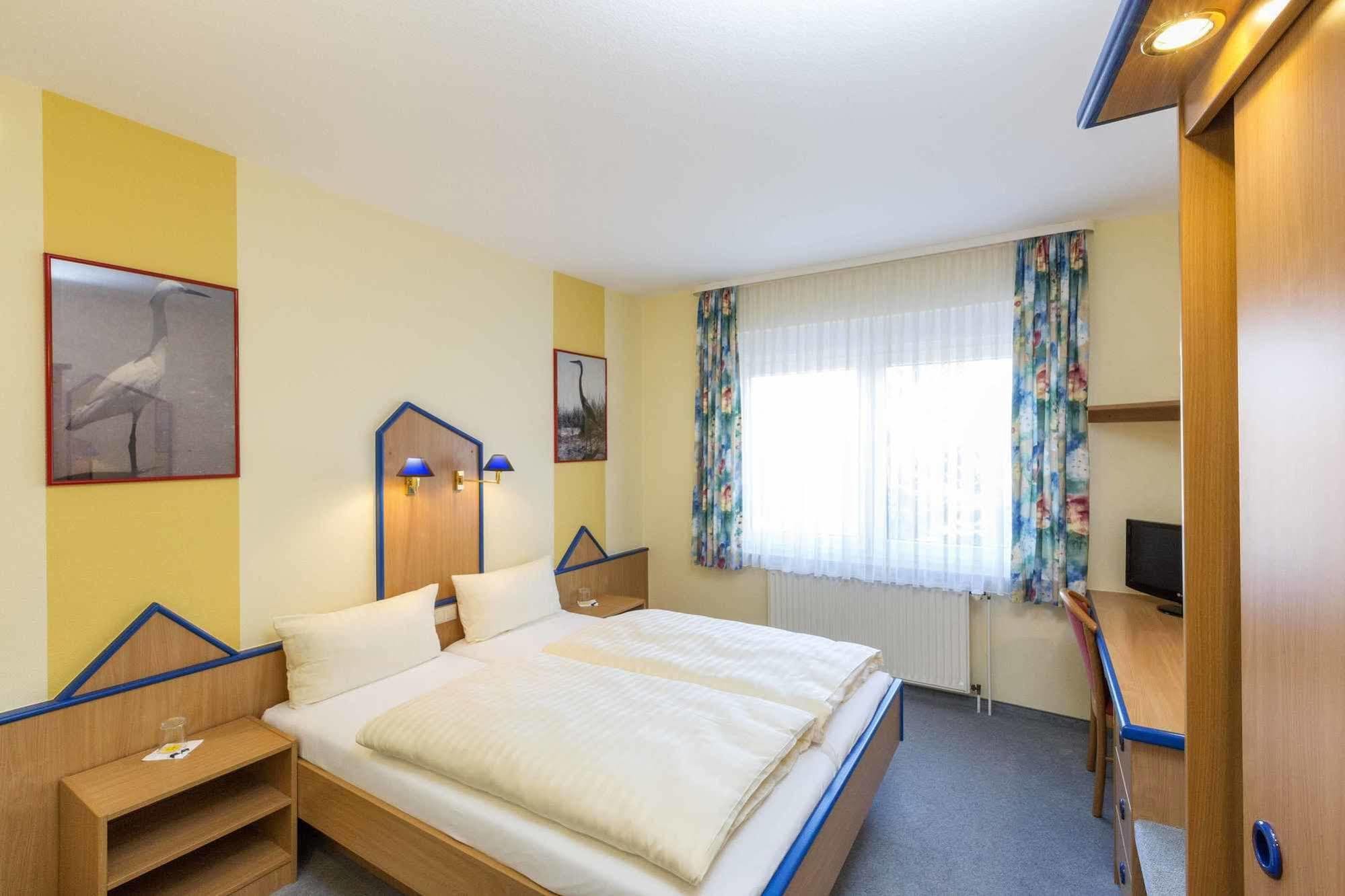 Globotel Hotel Гарбсен Экстерьер фото