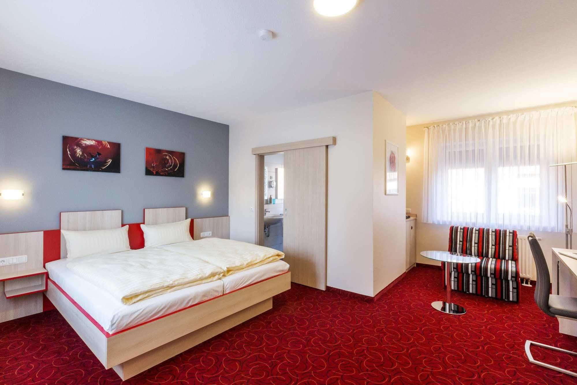 Globotel Hotel Гарбсен Экстерьер фото